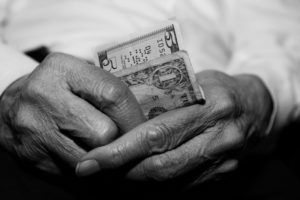 Age-old Money Saving Tips Inherited from Grandmoms which Still Work