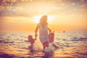 Save Your Dollars on a Vacation despite Being a Single Parent